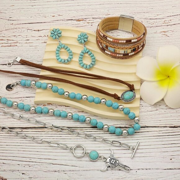 Bohemian Turquoise Jewelry Set: Dangle Earrings, Necklace, & Bracelet for Women - Picture 6 of 7